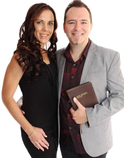 Head and shoulderspicture of Armandie and Francois de Jager, head of the church